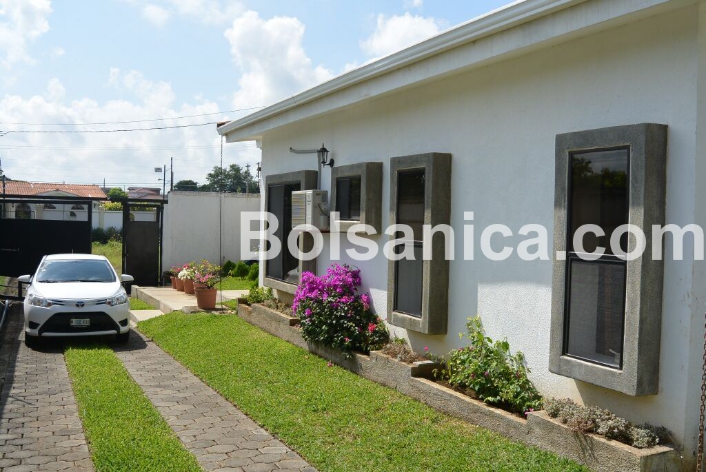 Venta de Casa Colinas de Santa Cruz Managua